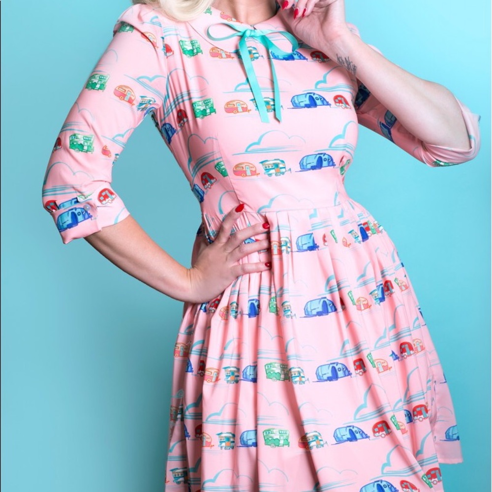 Tatyana Mid Mod Camper Dress Medium
